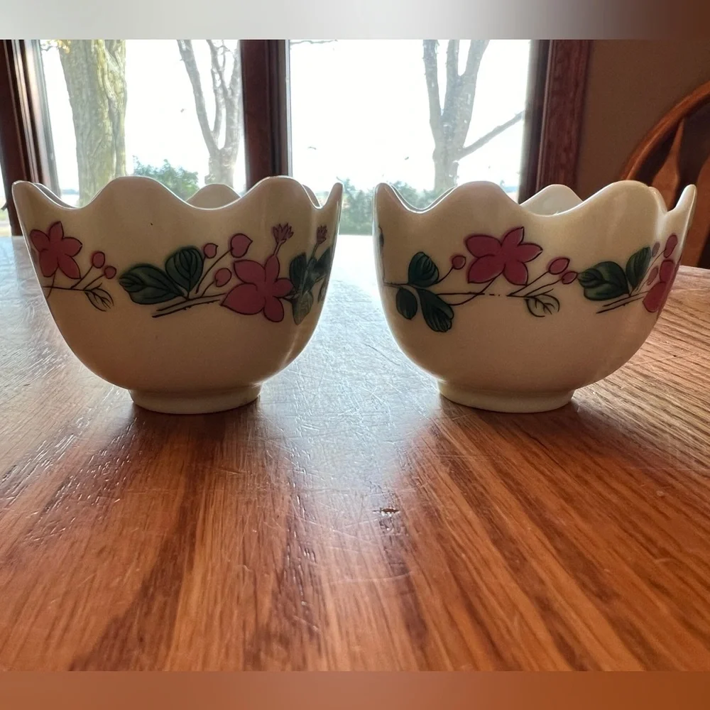 Set of 2 Vintage Chinese Dish/Sauce Bowls